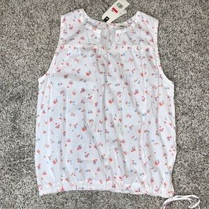 NWT Levi’s cotton split v-neck sleeveless print blouse with drawstring bottom
